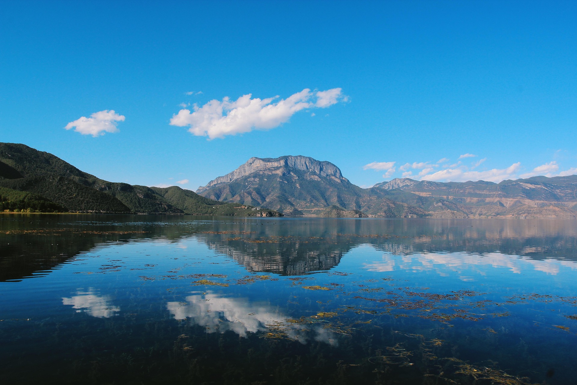 One Day Private Shangri-La Highlights Tour