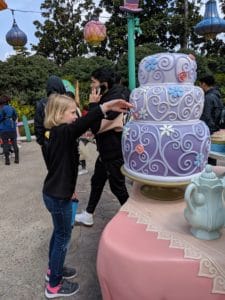 Shanghai Disneyland Review: Alice in Wonderland Maze