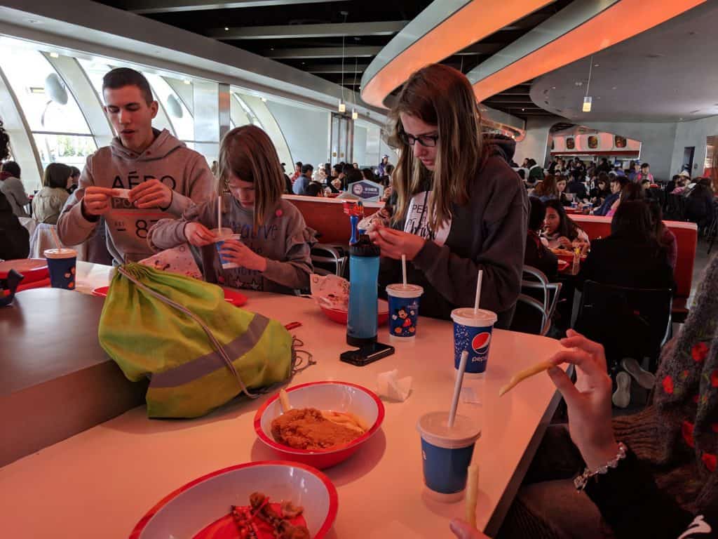 Stargazer Grill, Shanghai Disneyland